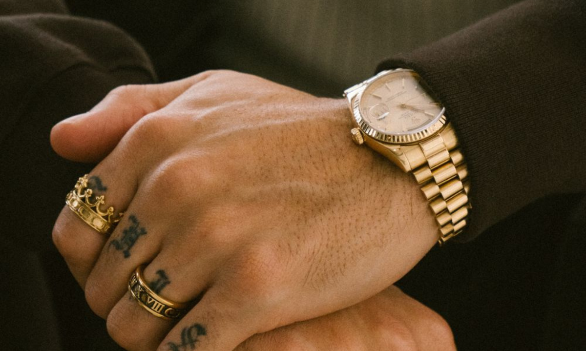 How to Wear a Pocket Watch (Five Ways That Work)