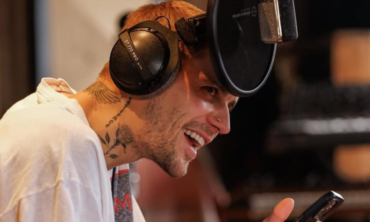 Justin Bieber Wearing Men's Hoop Earrings