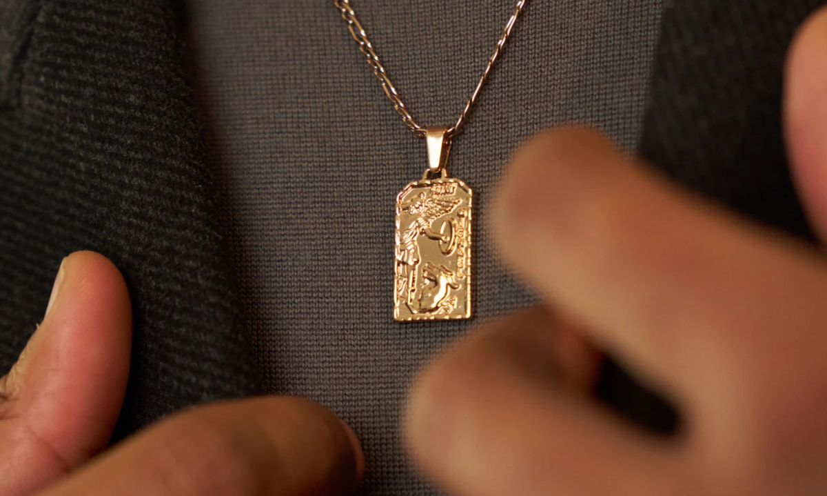 White Gold vs Rose Gold: Which Should You Wear?