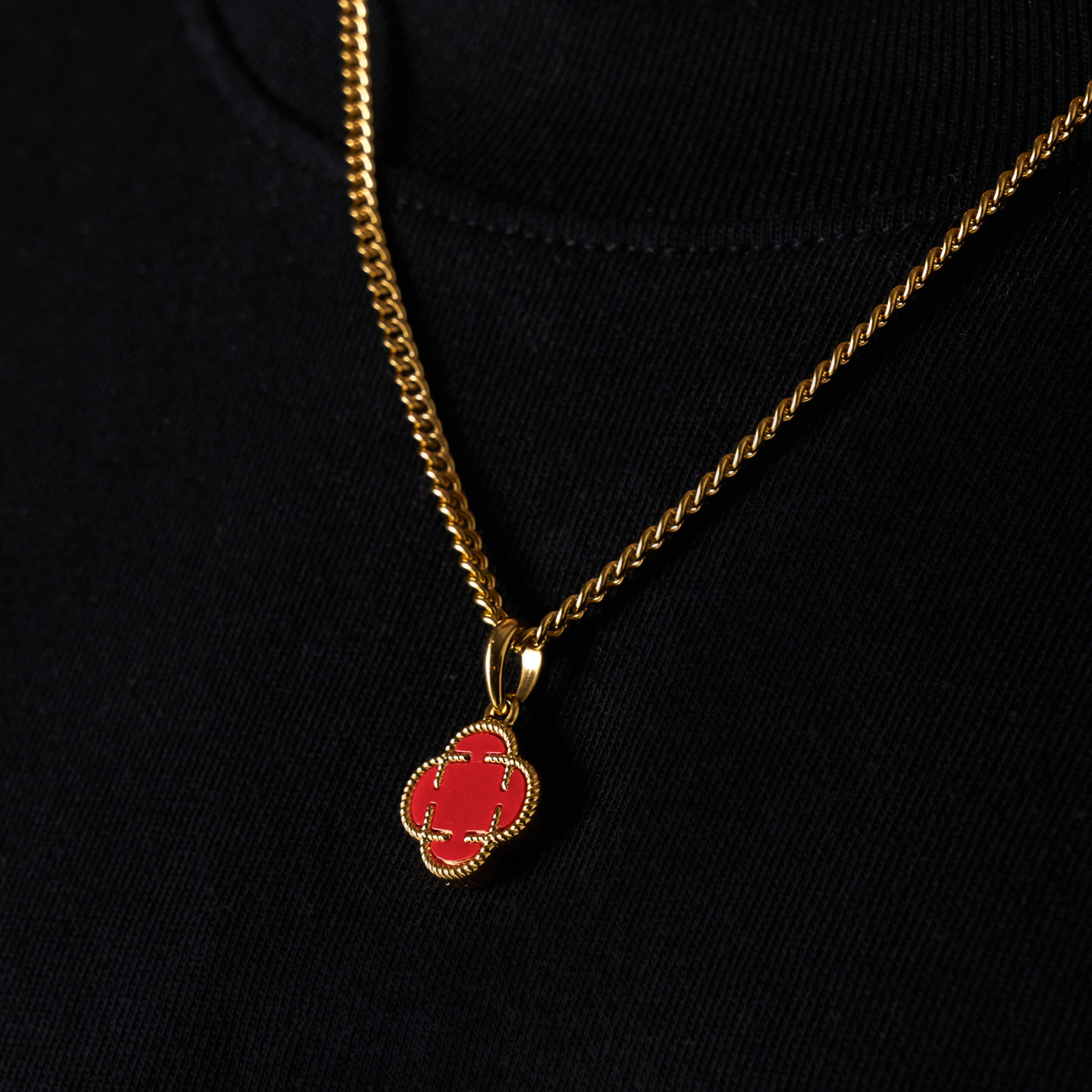 Light Red Clover Stone Pendant (Gold)
