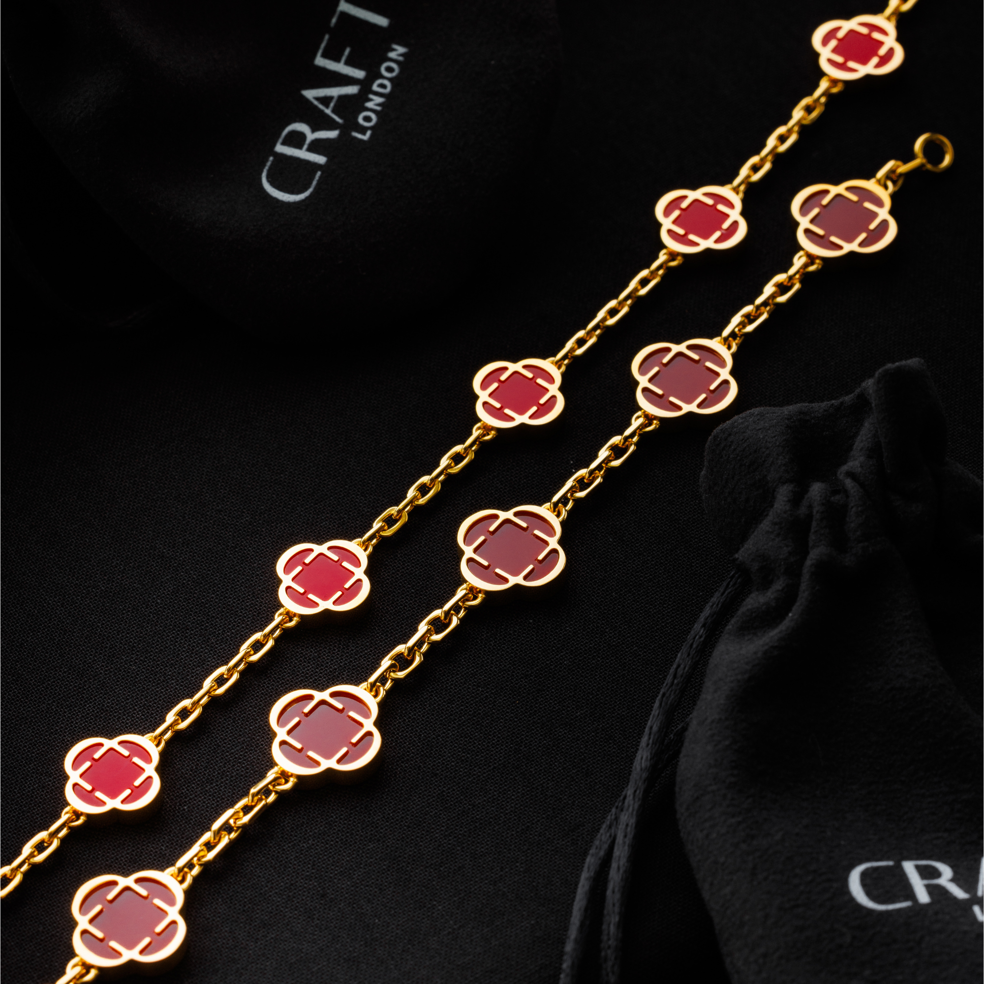 Light Red Clover Stone Necklace (Gold)