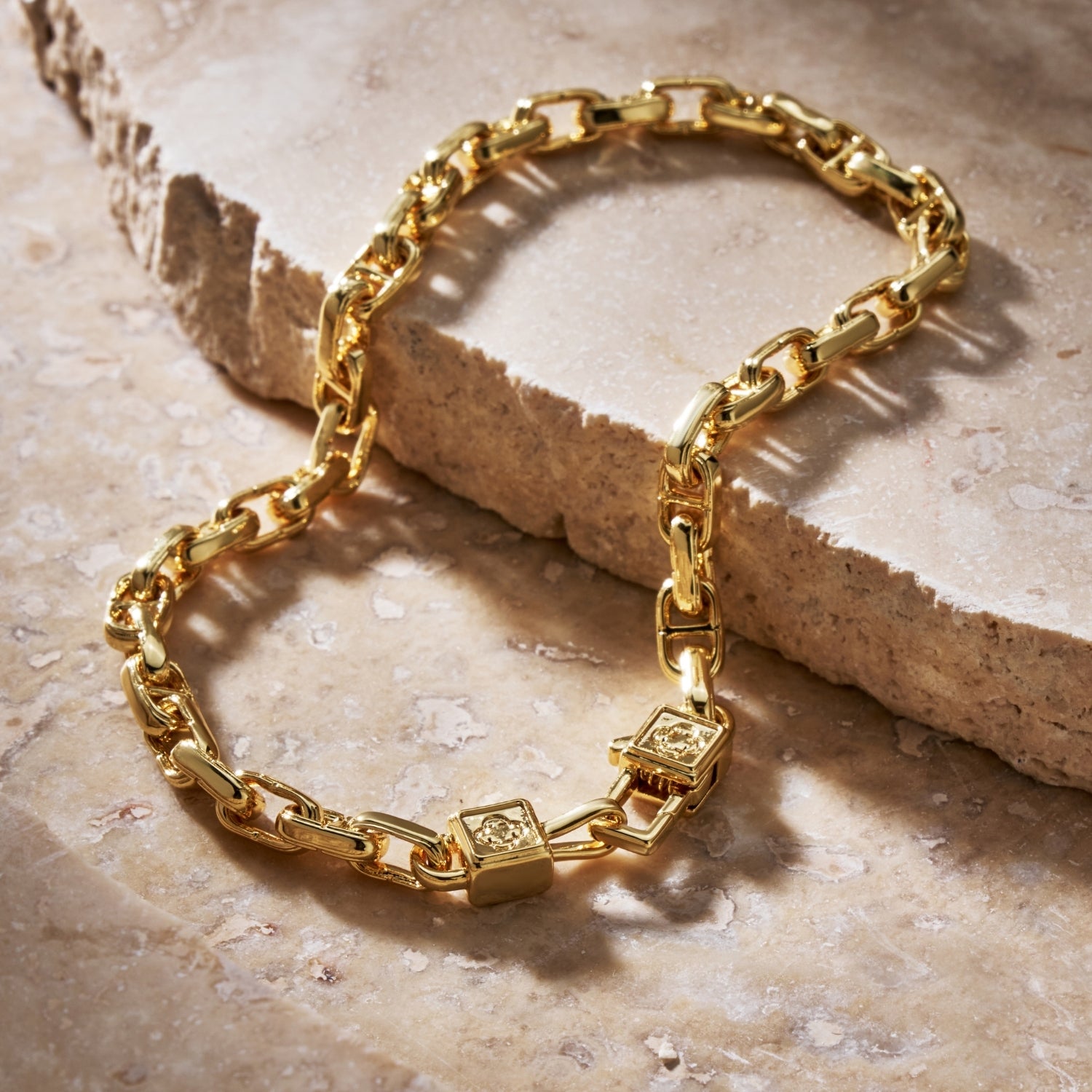 CD Anchor Link Bracelet (Gold)