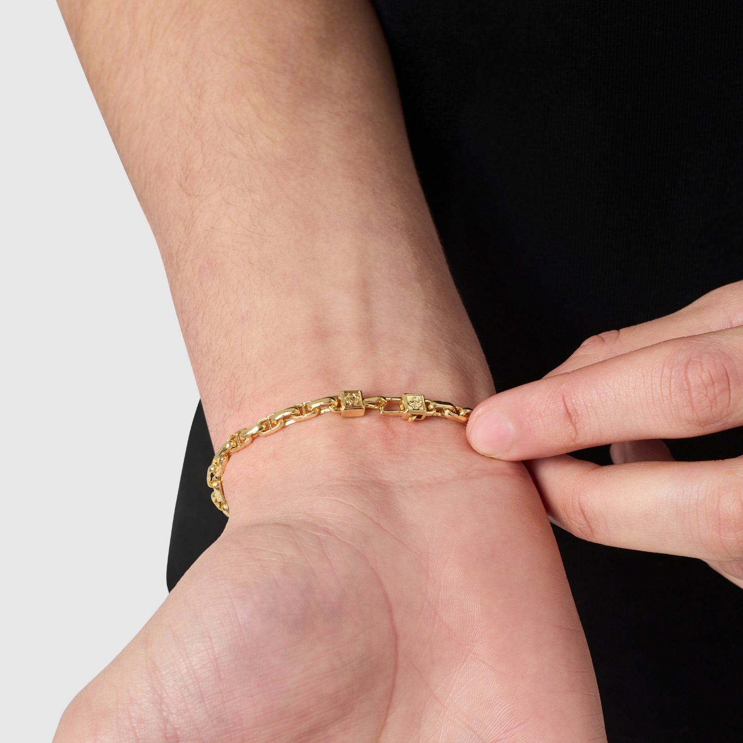 CD Anchor Link Bracelet (Gold)