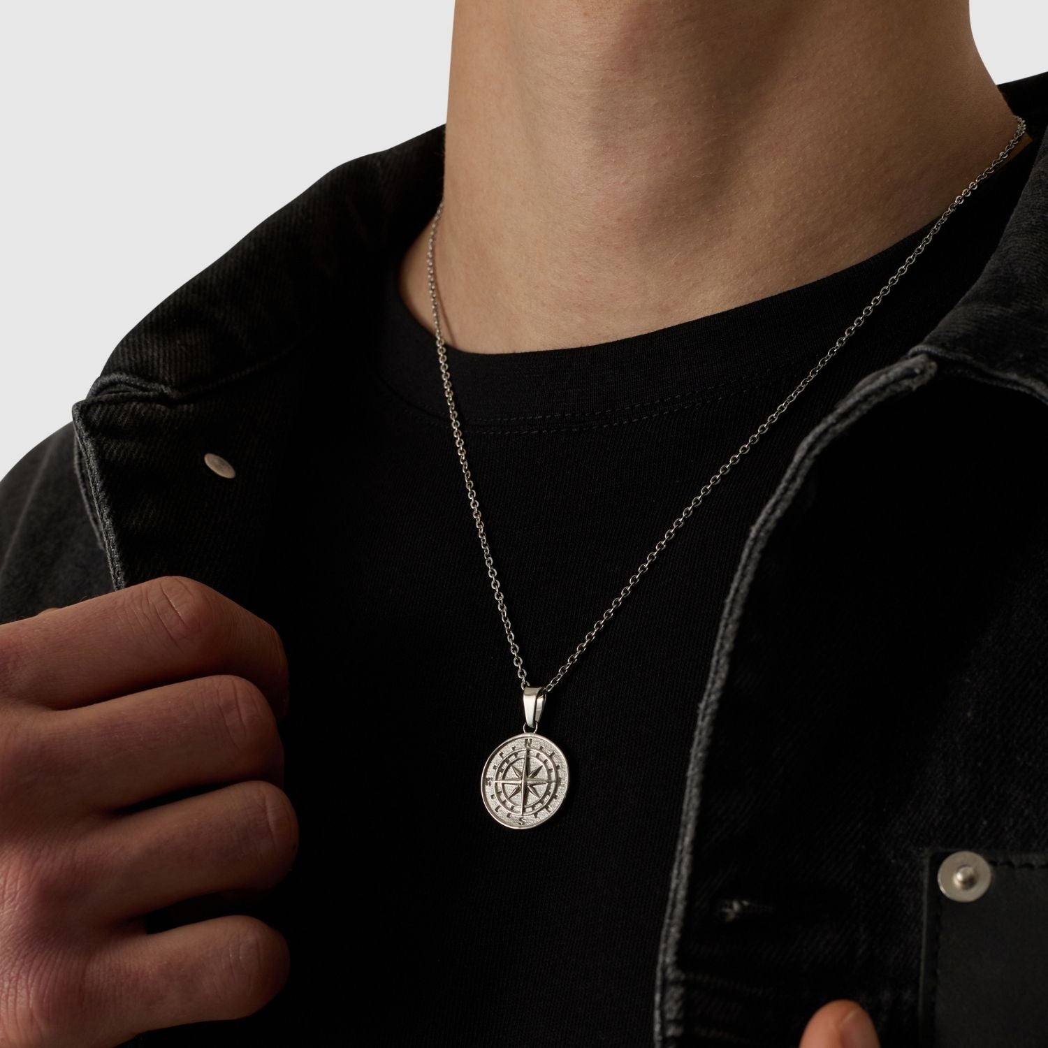 Compass Pendant (Silver)