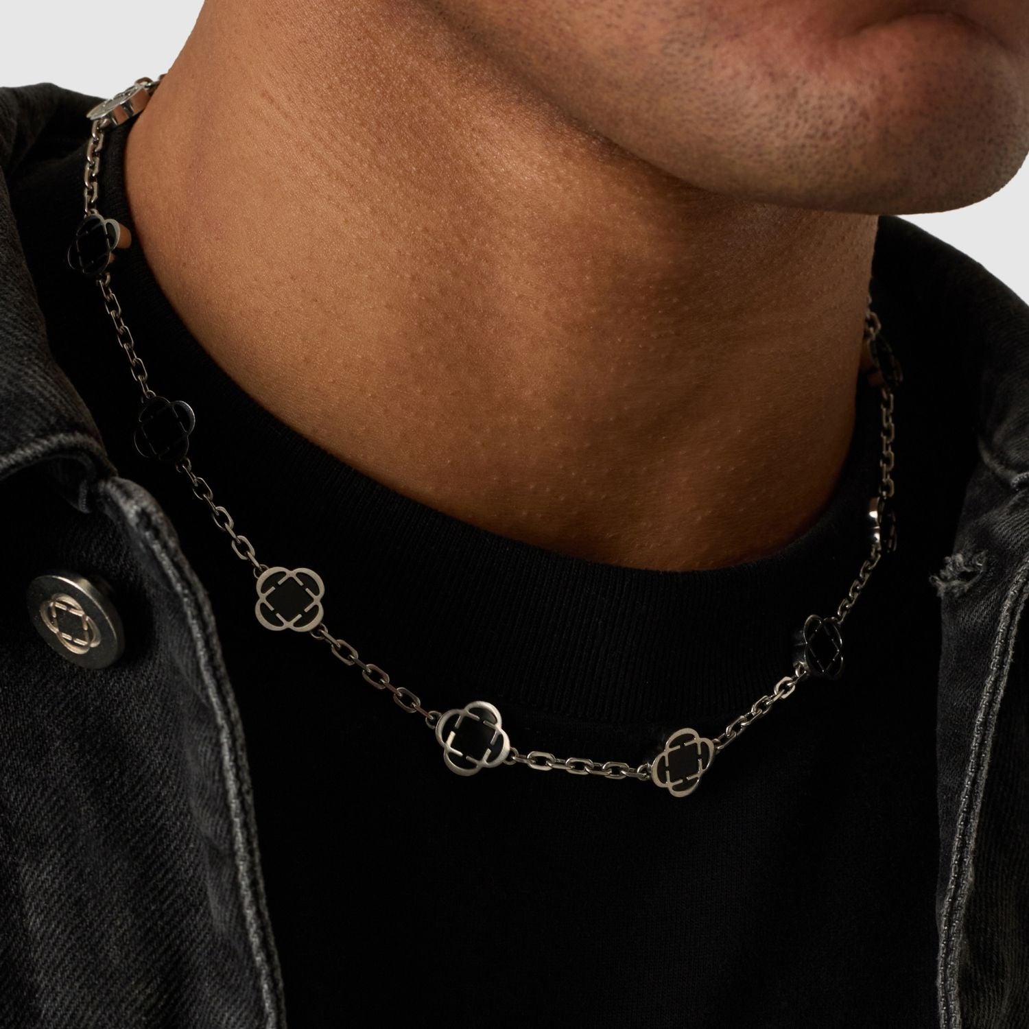 Onyx Clover Stone Necklace (Silver)