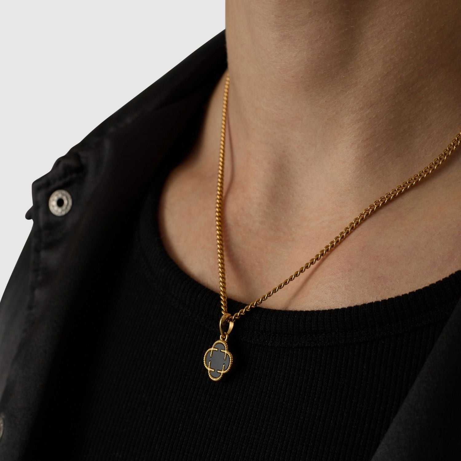 Onyx Clover Stone Pendant (Gold)