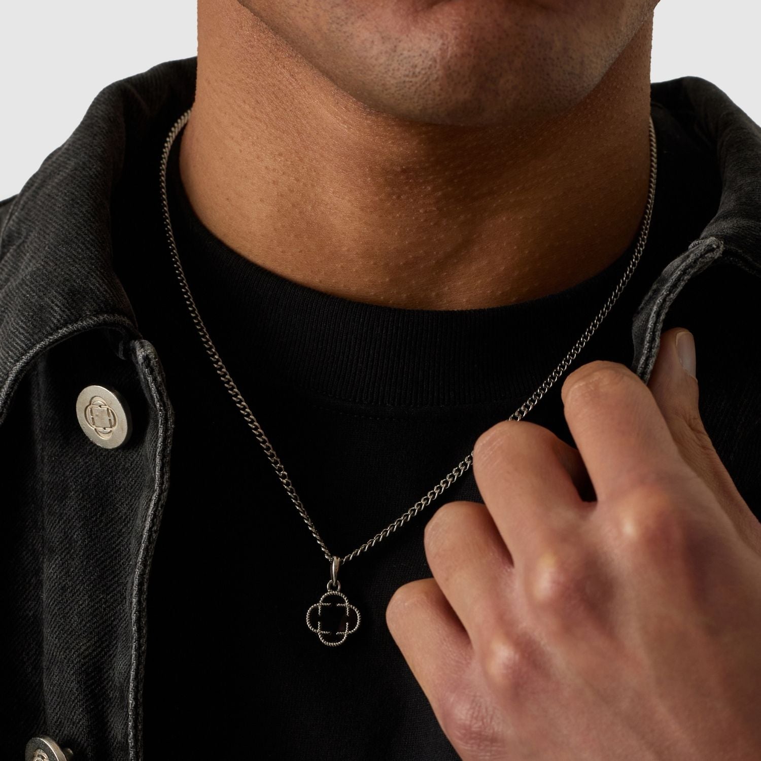 Onyx Clover Stone Pendant (Silver)