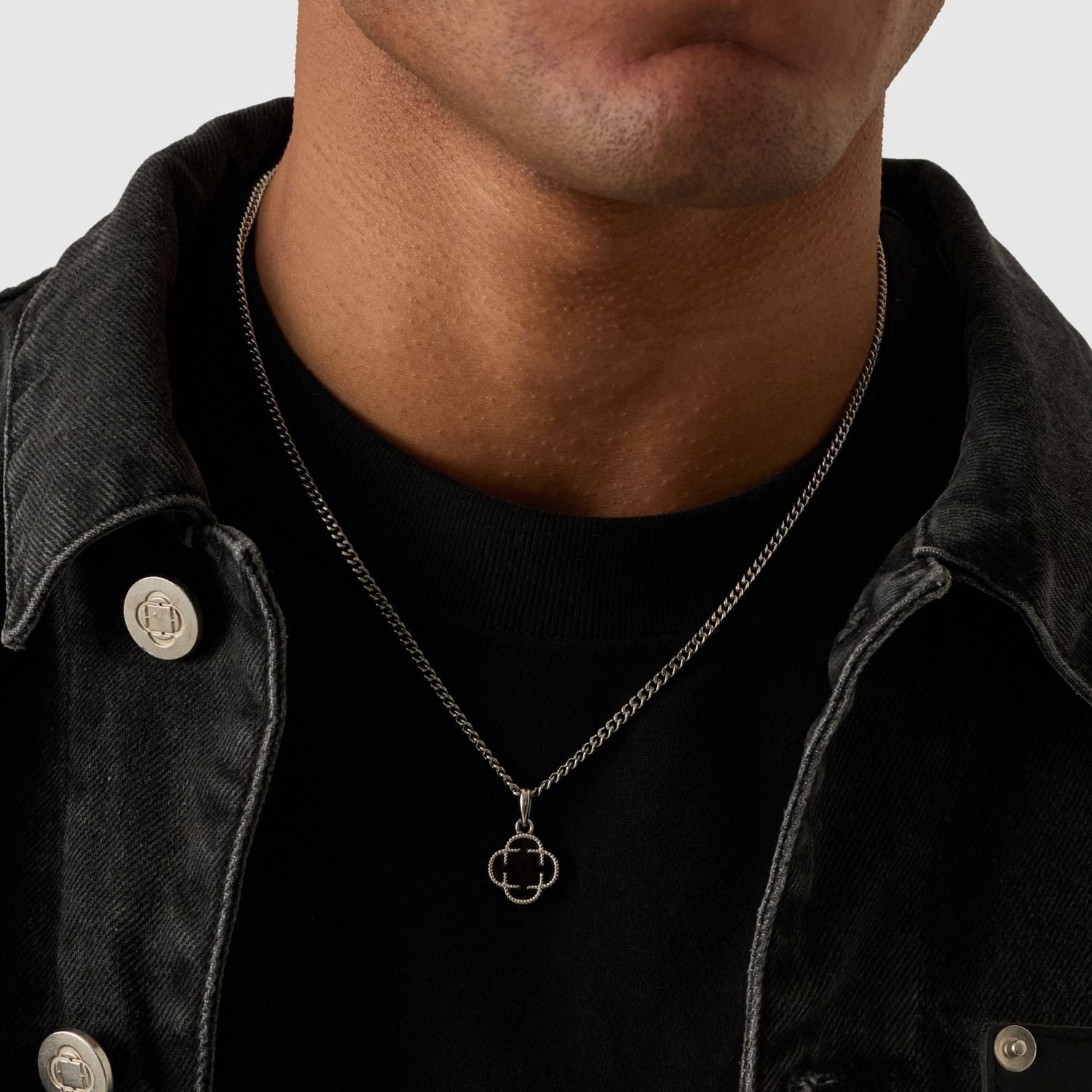 Onyx Clover Stone Pendant (Silver)