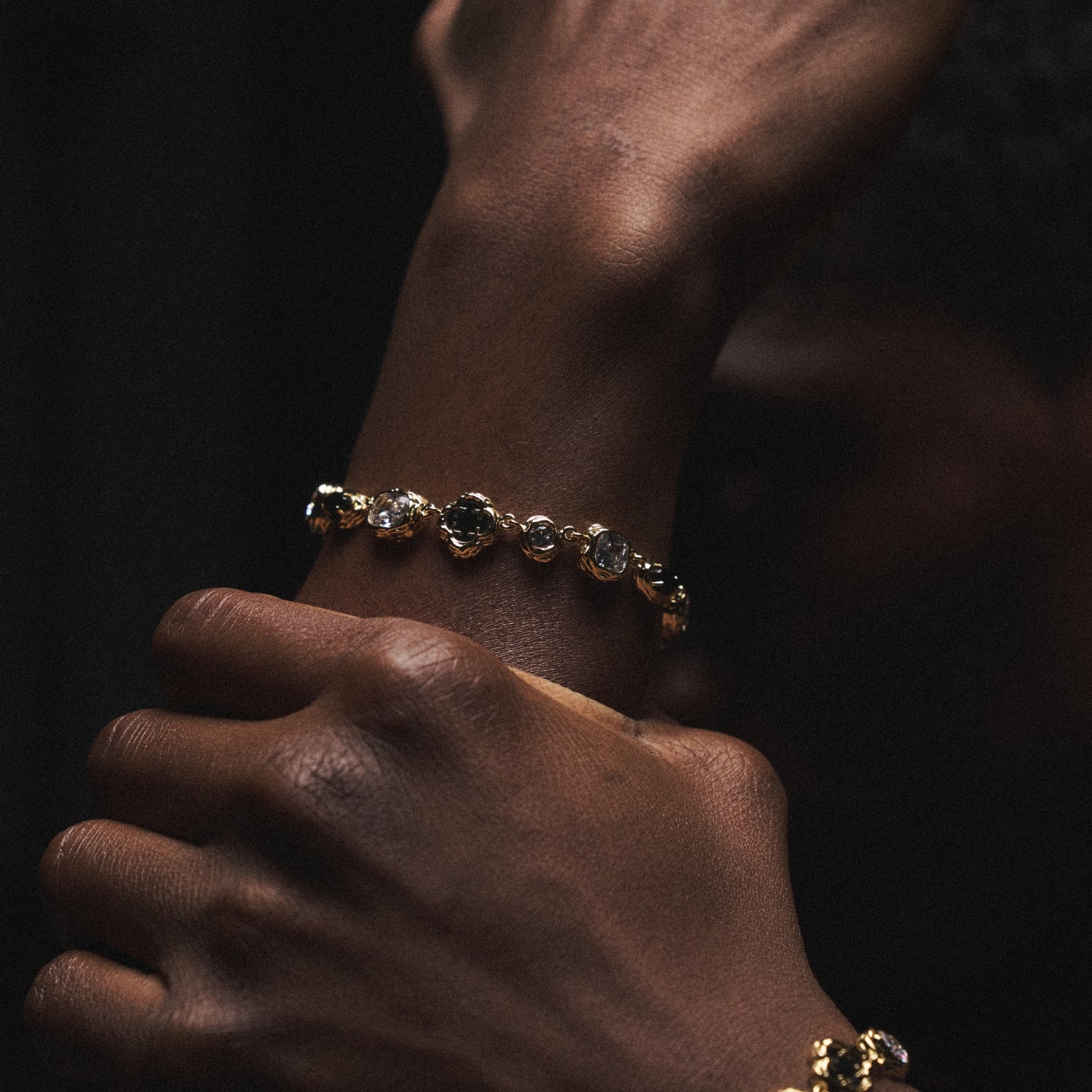 Melted Onyx Gemstone Bracelet (Gold)