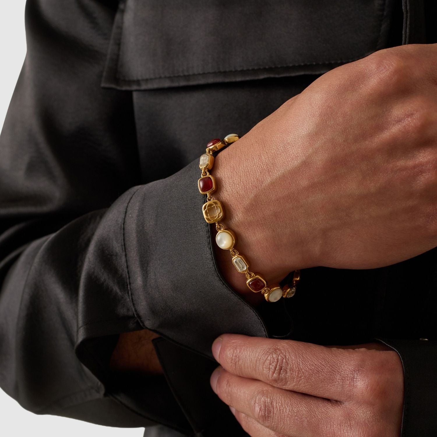 Red Crystal Gemstone Bracelet (Gold)