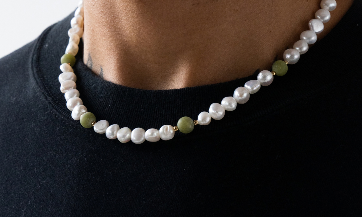 Not every pearl is white. Pearls grow naturally in pink, gold, grey and black, and some colours are dyed. Here's what gives a pearl its colour, and how to tell the difference.