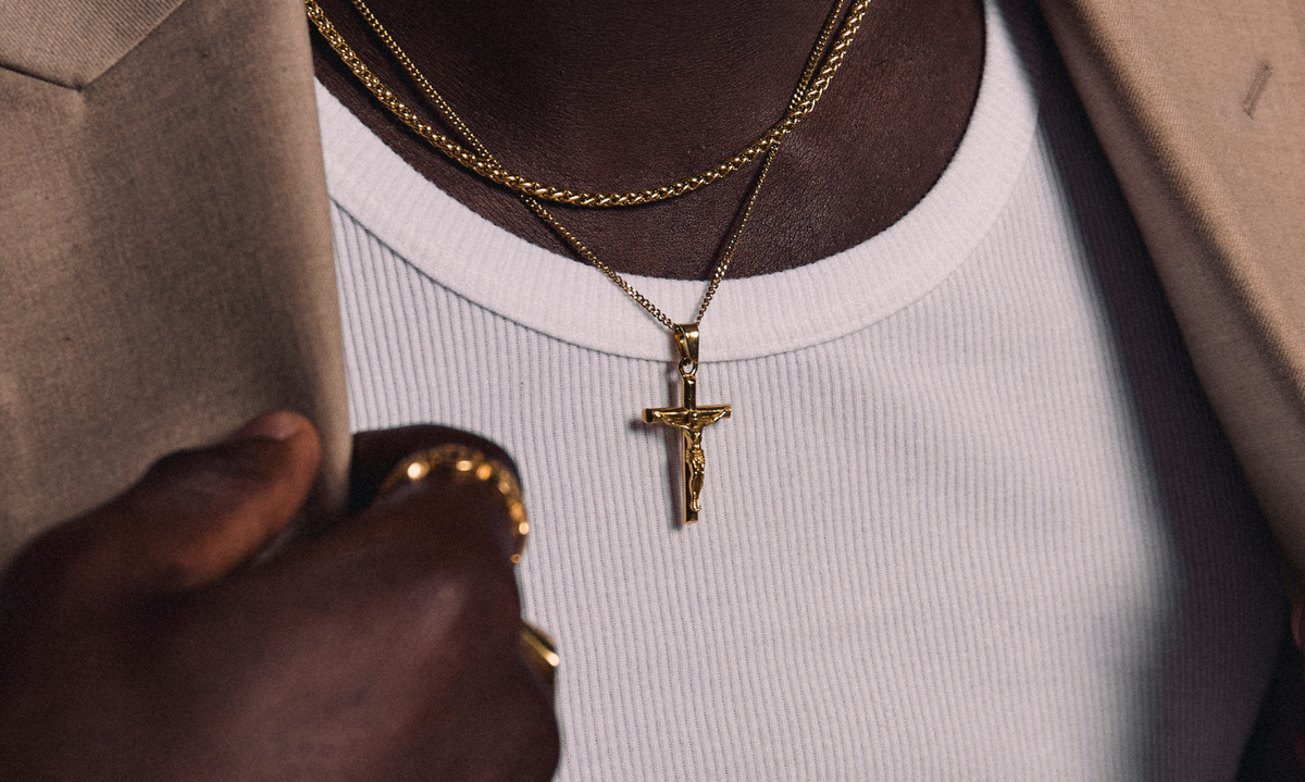 How to Layer Necklaces for Men (Chains and Pendants)