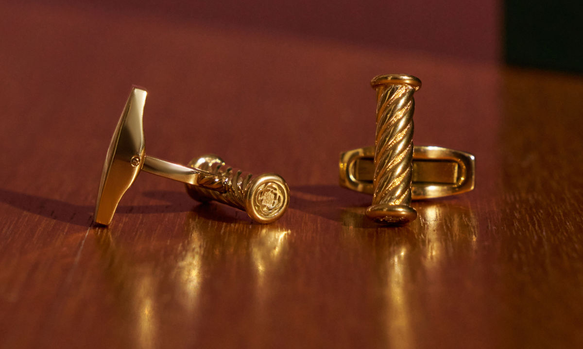 How to Wear Cufflinks and a Tie Clip: A Man’s Guide