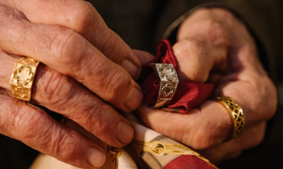 Sovereign Ring Meaning: History and How to Wear One