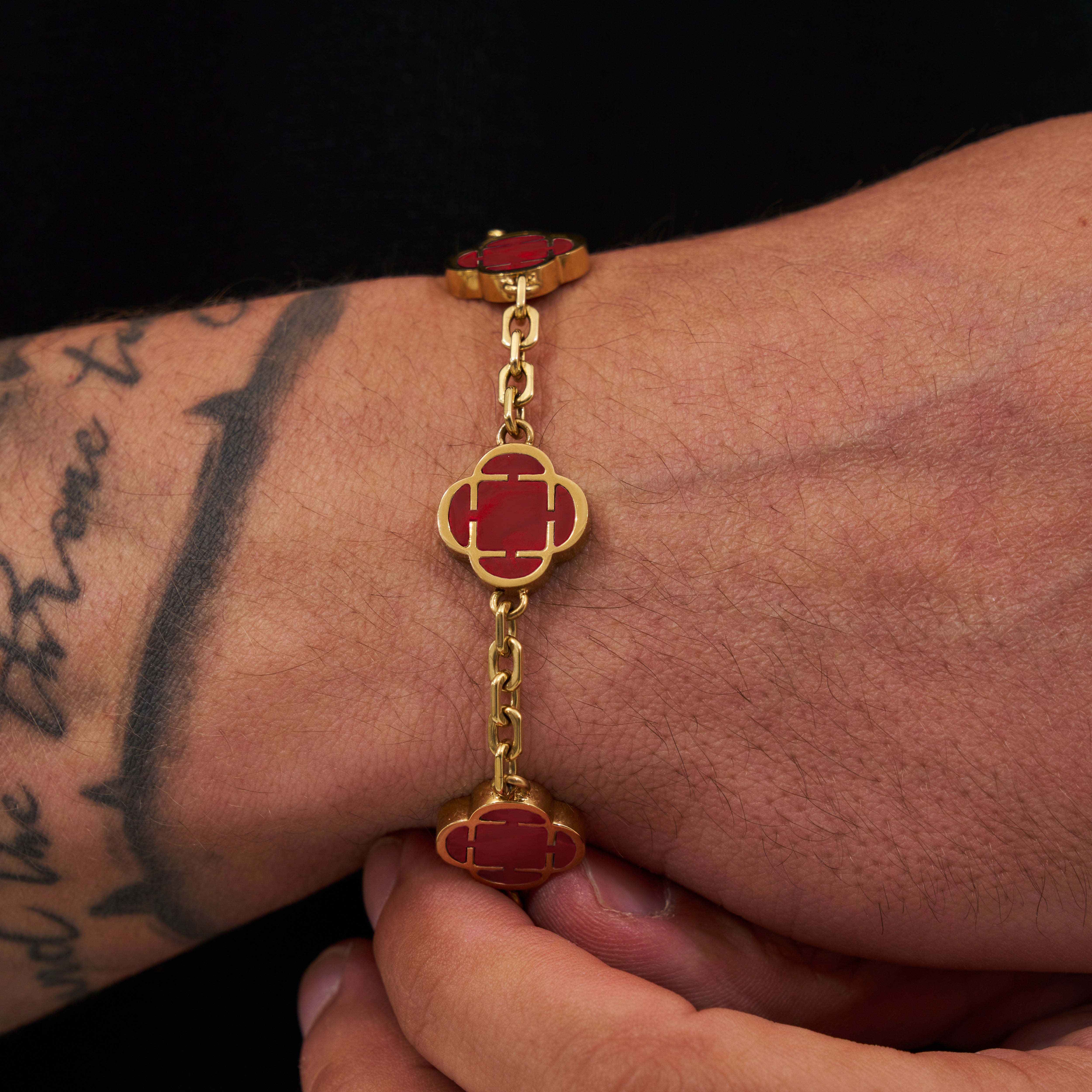 Red Clover Stone Bracelet (Gold)