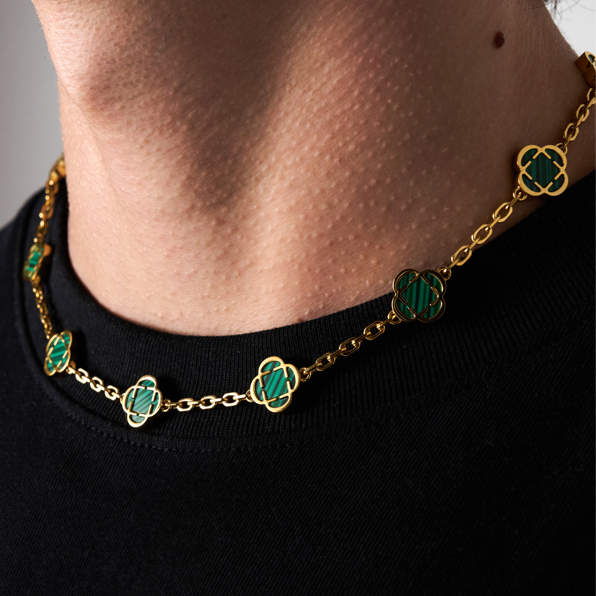 Malachite Clover Stone Necklace (Gold)