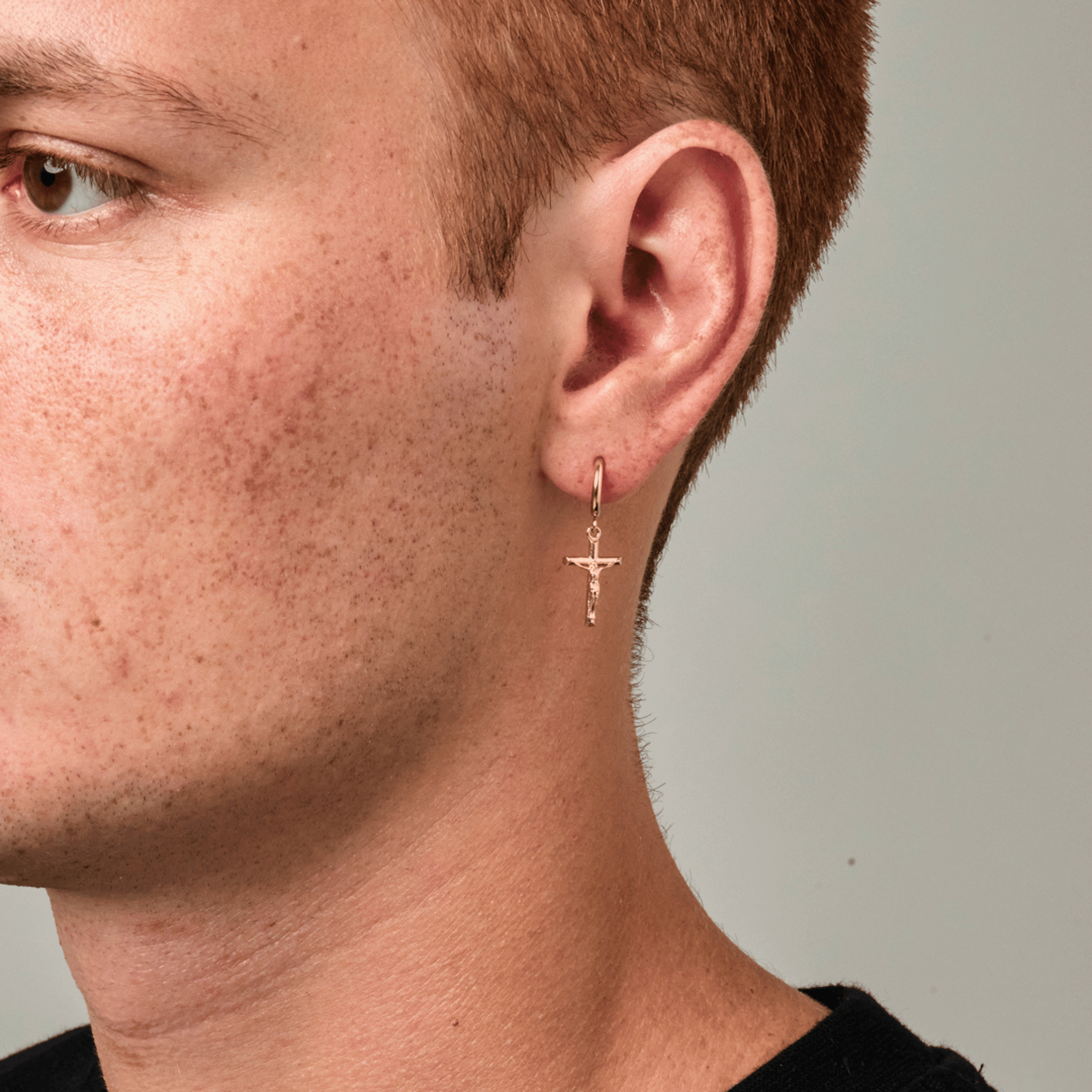 Crucifix Earring (Gold)