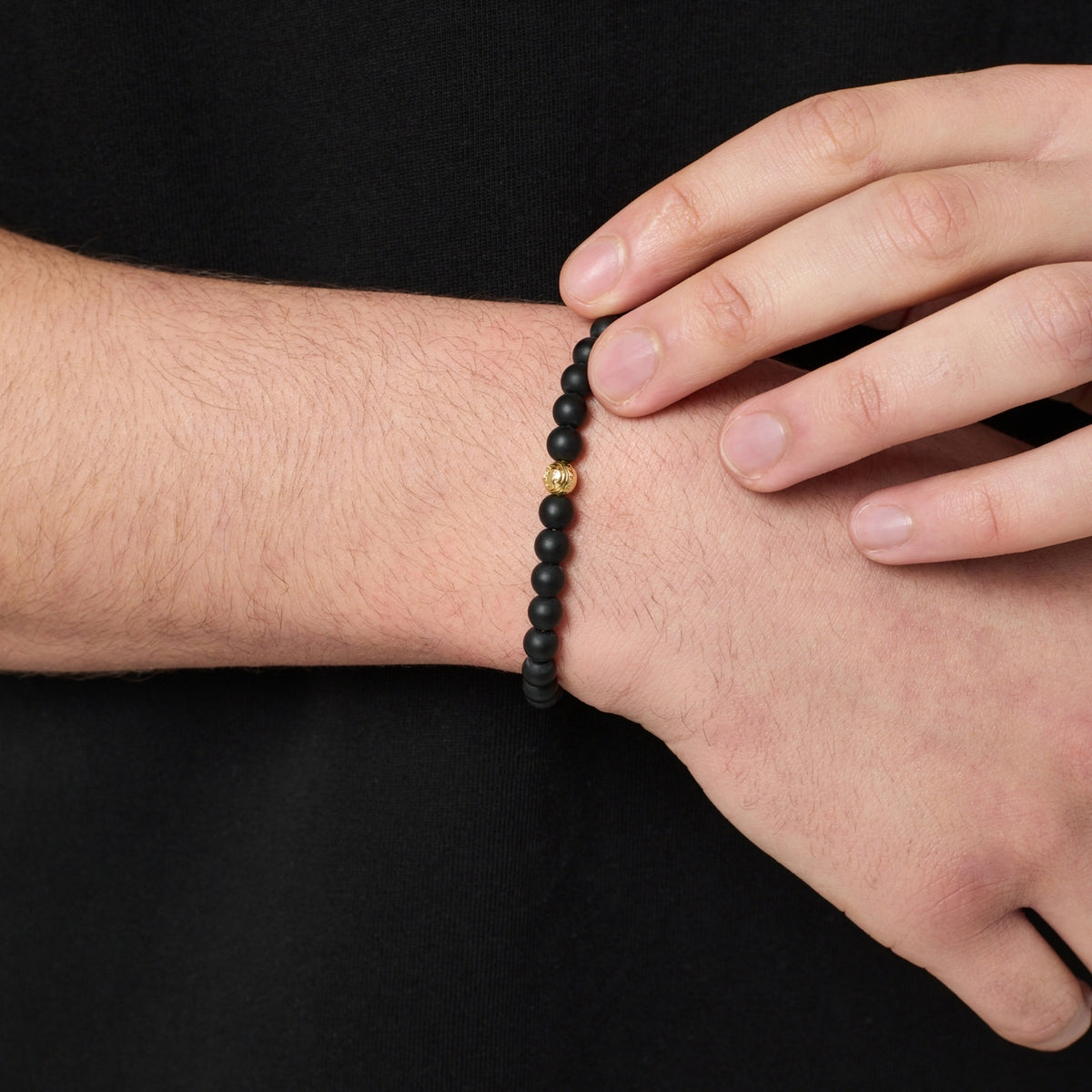 Onyx Bead Lock Bracelet (Gold)