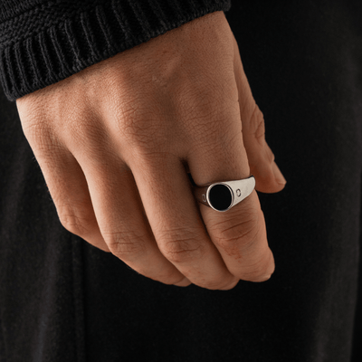 Onyx Oval Stone Signet Ring (Silver)