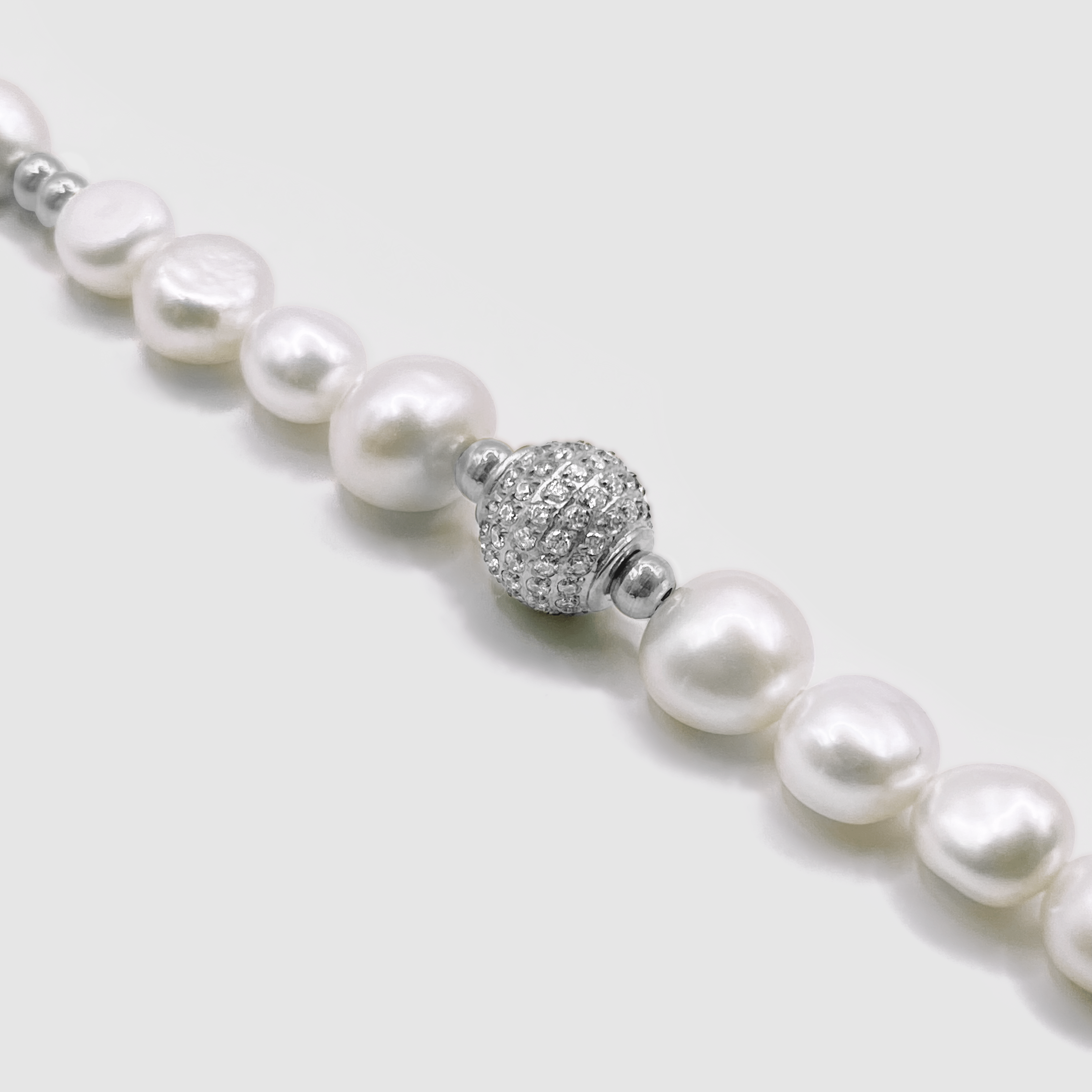 Iced Beaded Real Pearl Bracelet (Silver)
