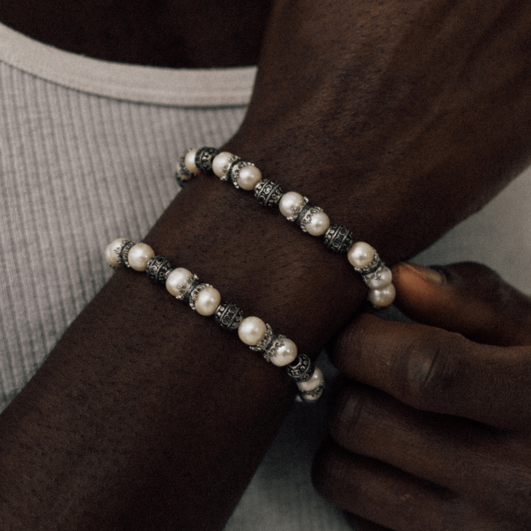 Crown Jewels Pearl Bracelet (Silver)